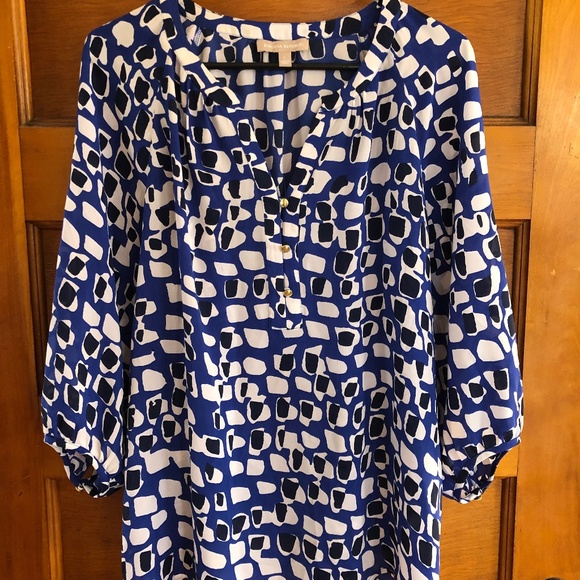 Blue, navy, and white geometric patterned blouse - Picture 1 of 4
